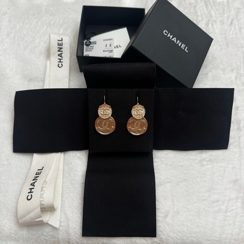 Chanel Women's 22P Free Spirit CC Logo Gold Tone Coin Dangle Drop Hoop Earrings - Picture 3 of 14